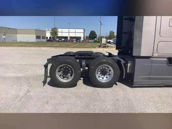 2025 Freightliner Cascadia 126