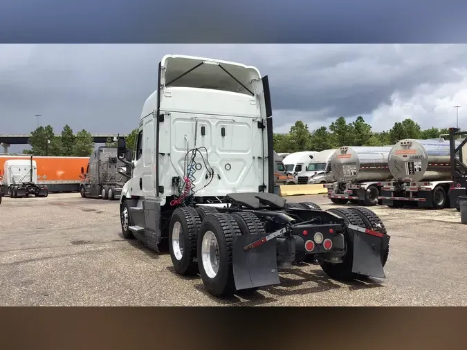 2021 Freightliner Cascadia 126