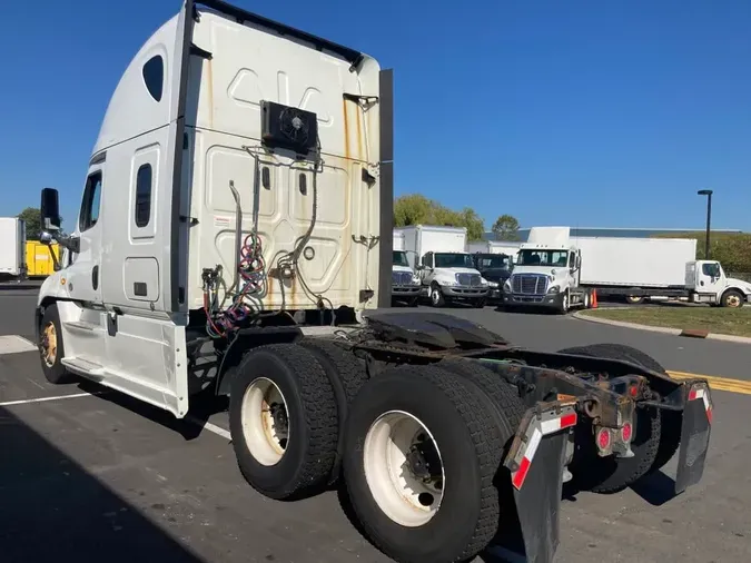 2020 FREIGHTLINER/MERCEDES CASCADIA 125