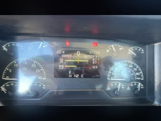 2019 Volvo VNL300