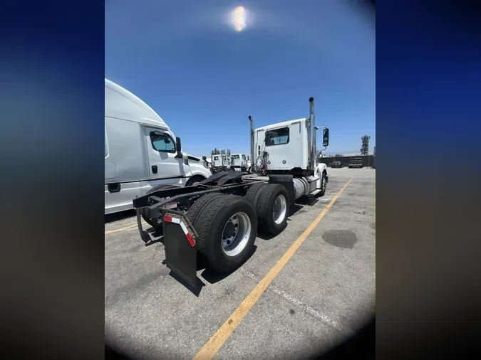 2018 FREIGHTLINER CORONADO 122