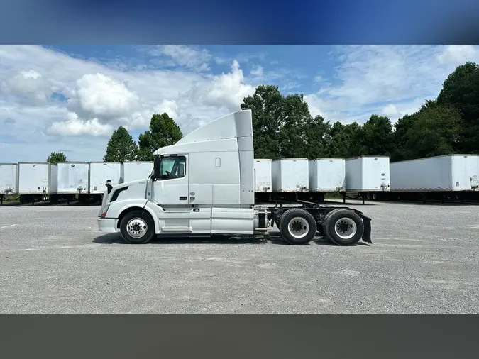 2016 Volvo VNL 740