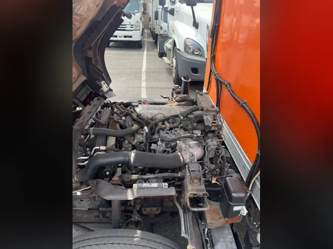 2019 ISUZU NQR