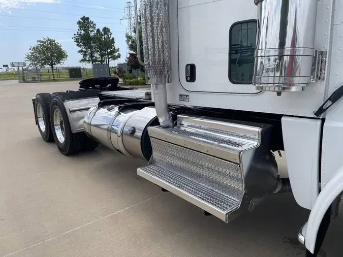 2018 Peterbilt 389