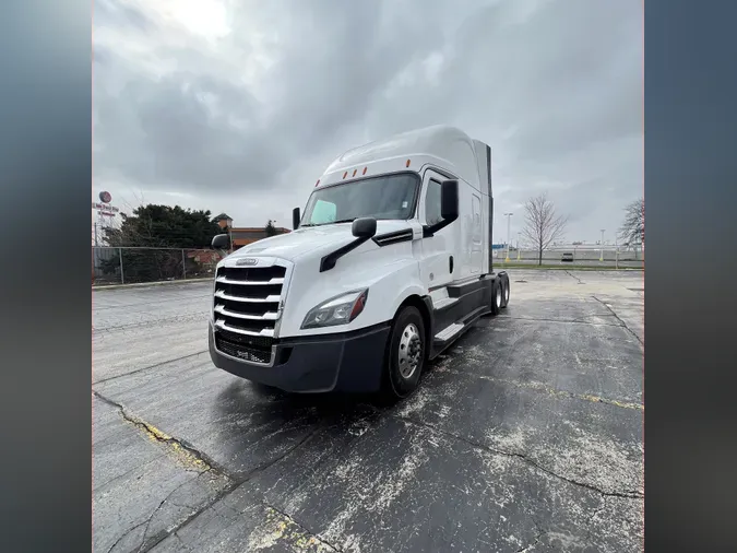 2020 Freightliner Cascadia 126