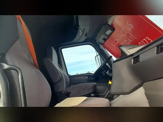 2020 NAVISTAR INTERNATIONAL LT625 SLPR CAB