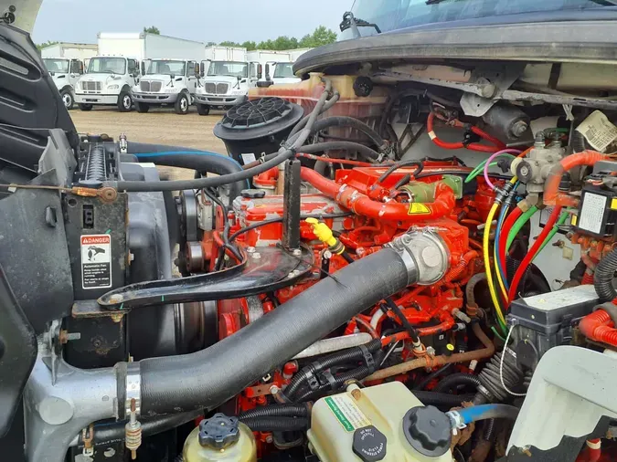 2016 FREIGHTLINER M2 106