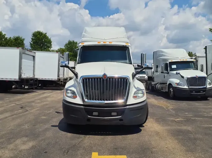 2019 NAVISTAR INTERNATIONAL LT625 SLPR CAB