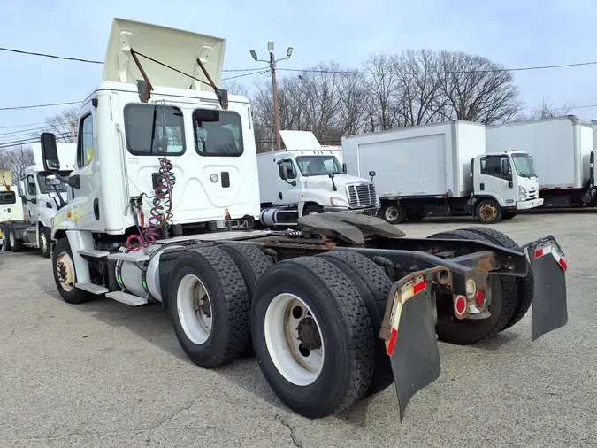 2016 FREIGHTLINER/MERCEDES CASCADIA 125