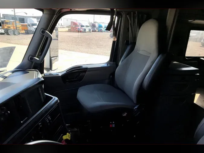 2022 INT LT625 6x4
