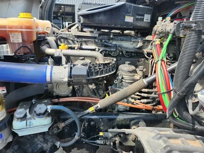 2021 FREIGHTLINER Cascadia 126