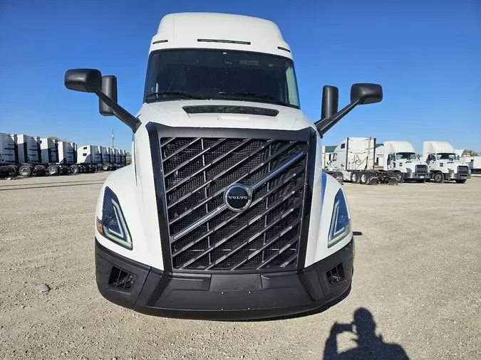 2026 VOLVO VNL860