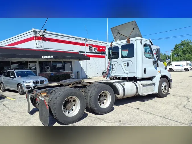 2019 FREIGHTLINER/MERCEDES CASCADIA 125