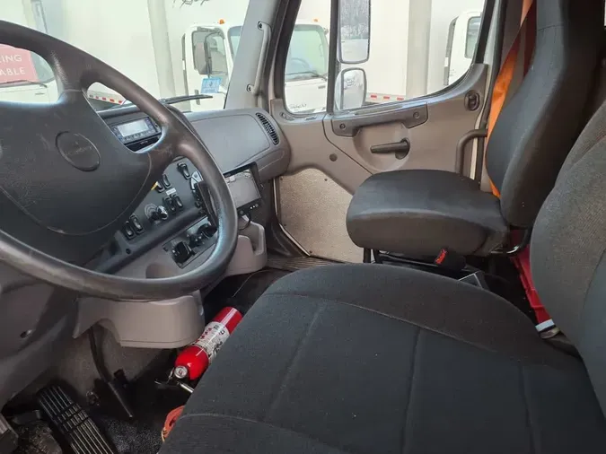 2021 FREIGHTLINER/MERCEDES M2 106