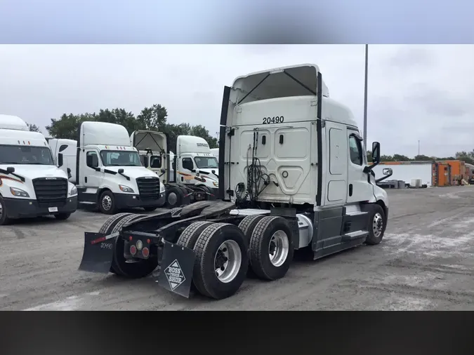 2021 Freightliner Cascadia 126
