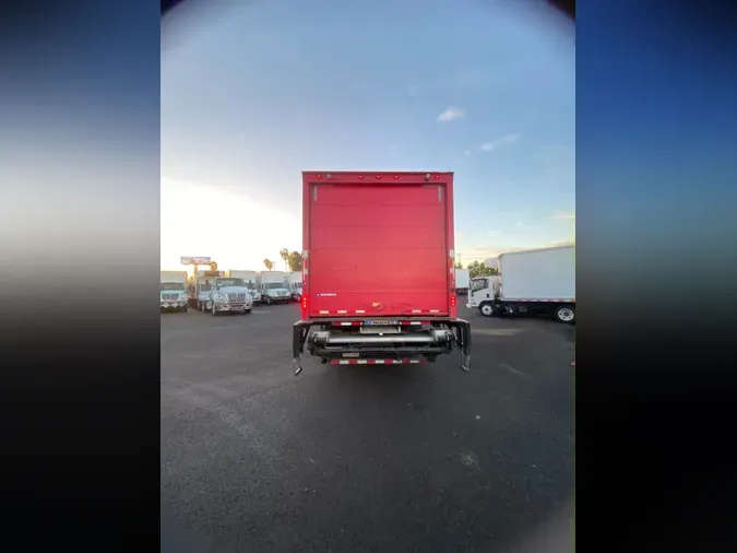 2017 FREIGHTLINER/MERCEDES M2 106