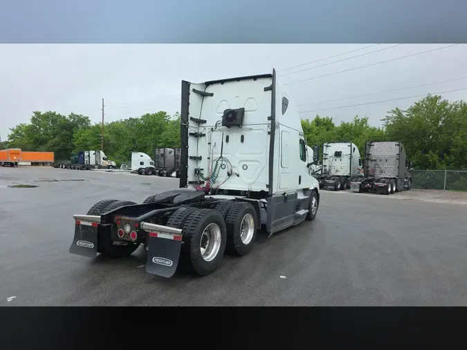 2021 Freightliner Cascadia 126e1fdfda73696fbb24a5daf78cdeaeb22