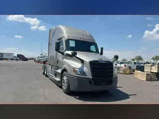 2021 Freightliner Cascadia 126