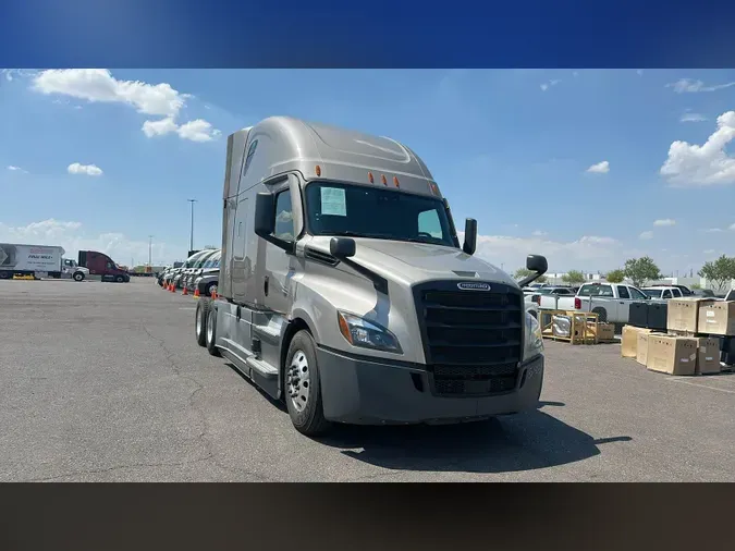 2021 Freightliner Cascadia 126e204d45b08311543d3bf2d5f773dd646