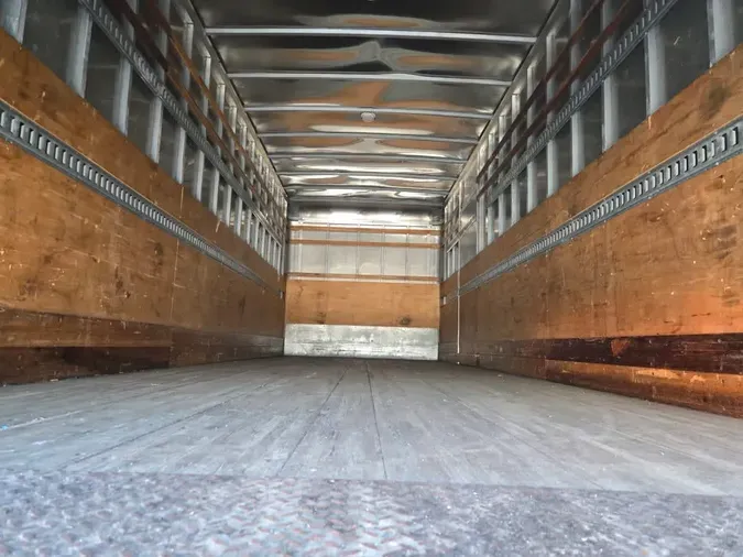 2016 FREIGHTLINER M2 106