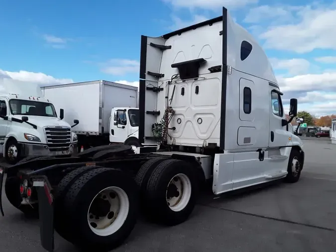 2020 FREIGHTLINER/MERCEDES CASCADIA 125