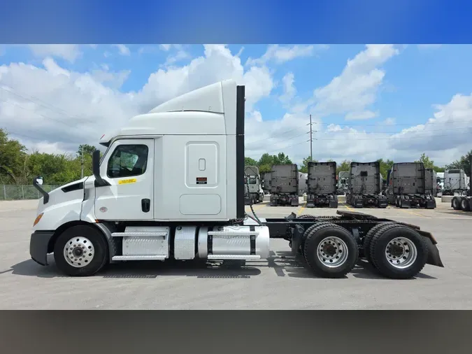 2020 Freightliner Cascadia 126e20ad59dd1c2aa562a94f586614b018b