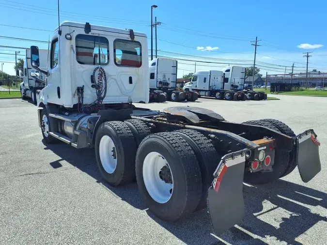 2021 FREIGHTLINER/MERCEDES CASCADIA PX11664ST