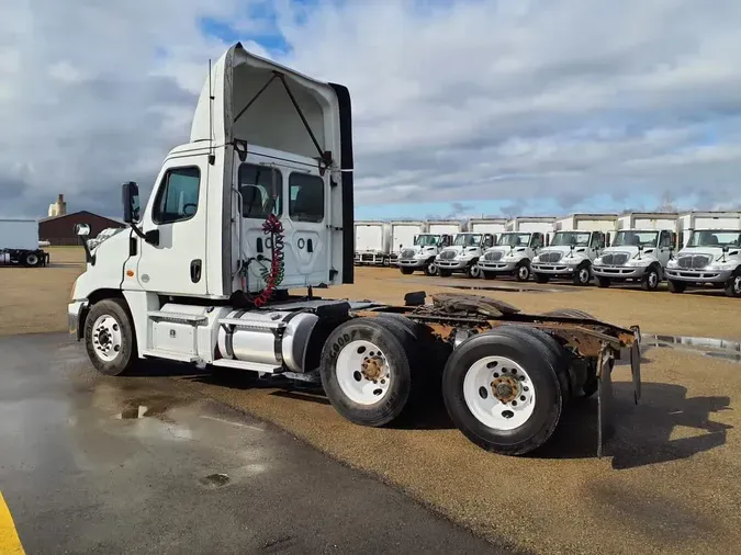 2019 FREIGHTLINER/MERCEDES CASCADIA 125