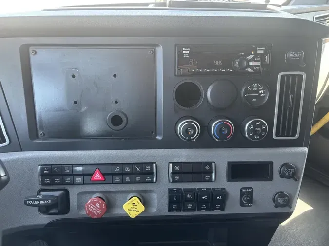 2022 Freightliner Cascadia 126
