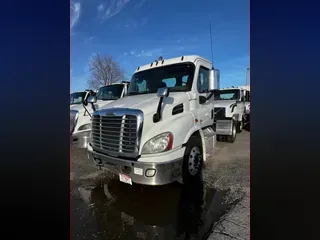 2018 FREIGHTLINER/MERCEDES CASCADIA 113