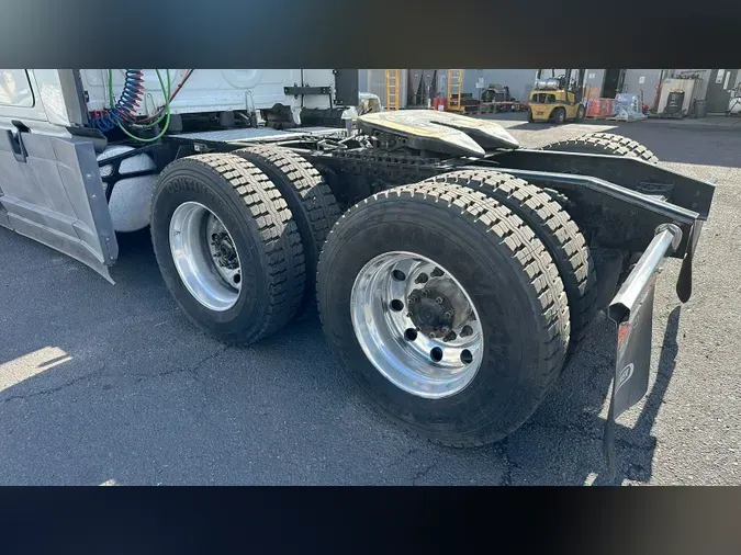 2022 Freightliner Cascadia 126e210199086266cefcb5d154ae8458187