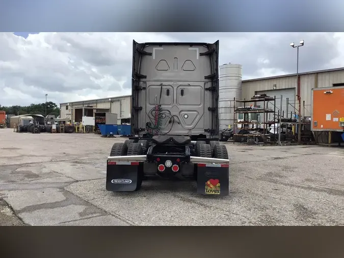 2024 Freightliner Cascadia 126