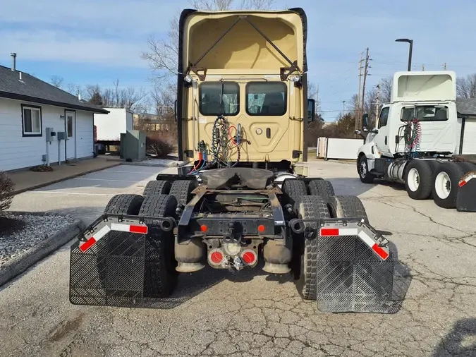 2019 FREIGHTLINER/MERCEDES CASCADIA 125