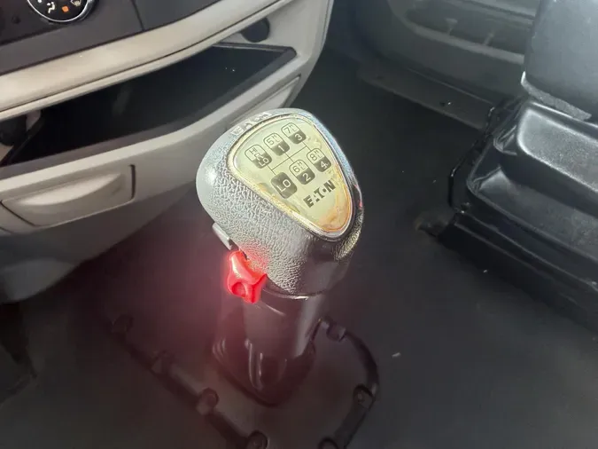 2020 Peterbilt 579e216d6a2feffea91b3c78dee1b5c9002