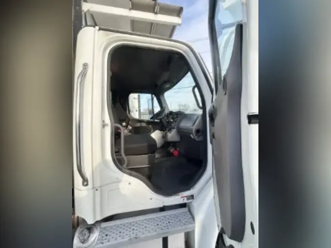 2019 FREIGHTLINER/MERCEDES M2 106e216f6aa877558f8d716d4dd76815560