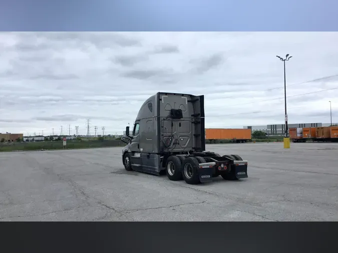 2022 Freightliner Cascadia 126