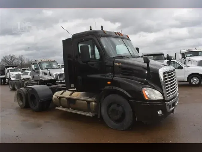 2015 FREIGHTLINER CASCADIA 113