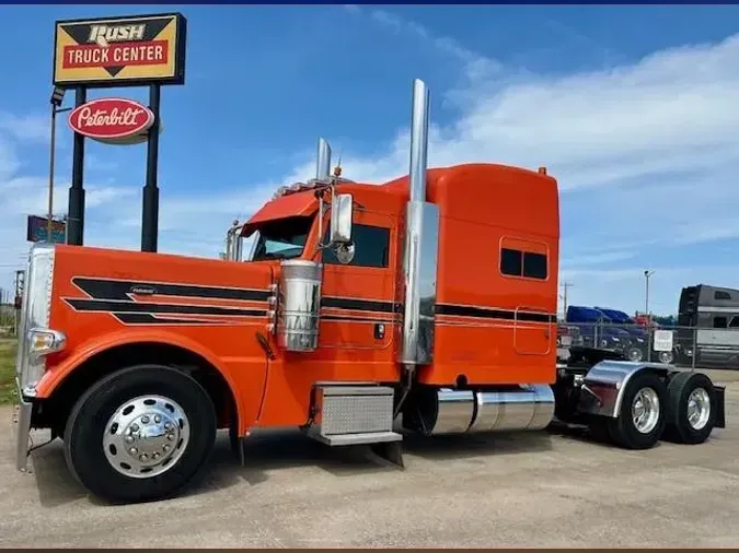 2023 Peterbilt 389