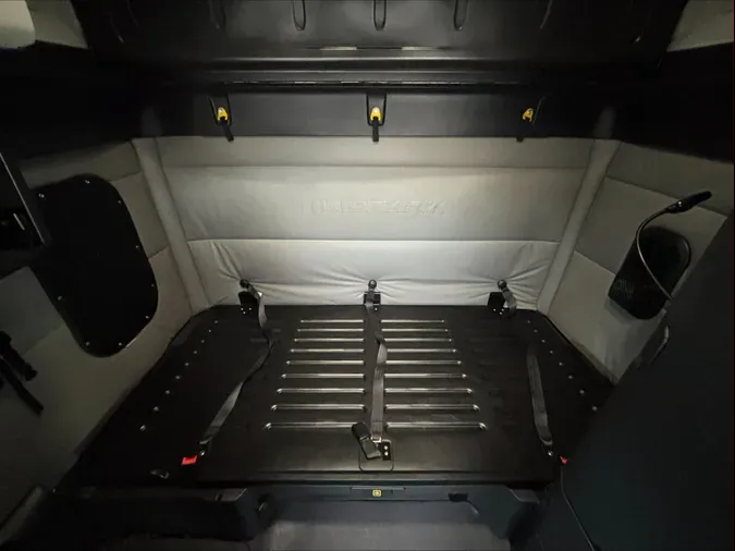 2021 Freightliner Cascadia 126