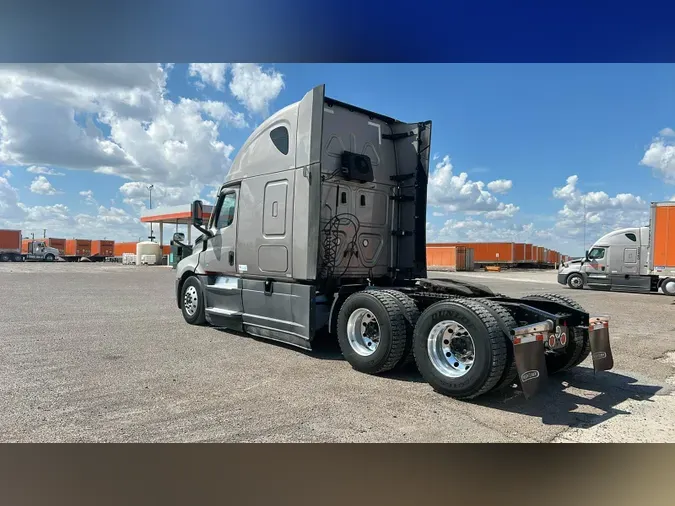 2022 Freightliner Cascadia 126