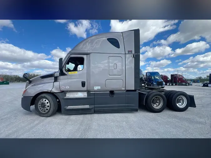 2025 Freightliner Cascadia 126