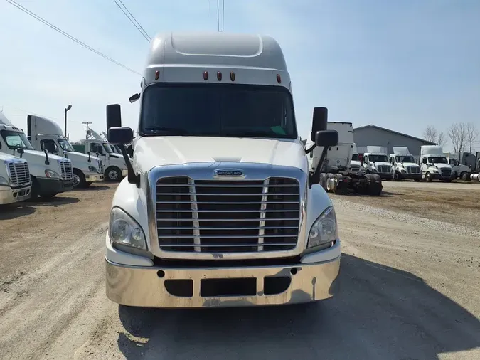 2018 FREIGHTLINER/MERCEDES CASCADIA 125