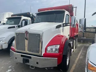 2023 Kenworth T880