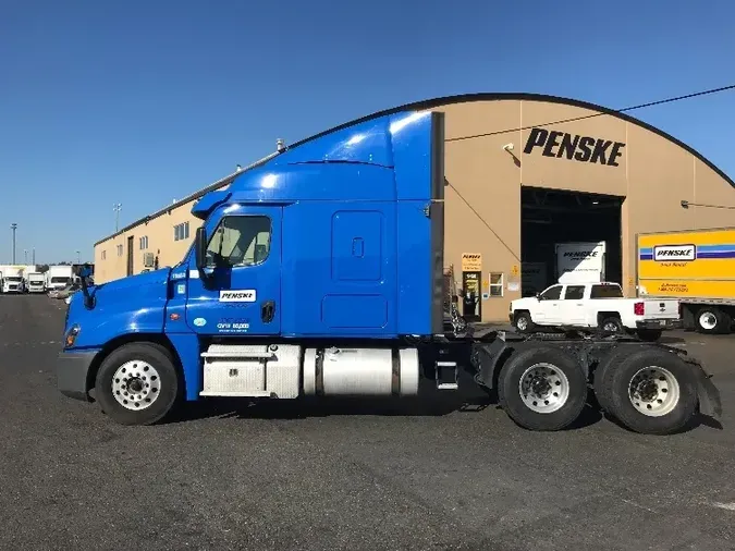 2018 FREIGHTLINER X12564ST