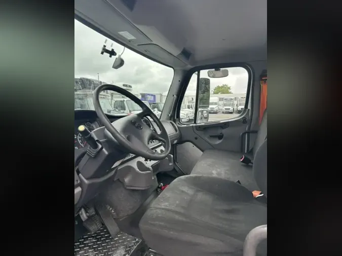 2020 FREIGHTLINER/MERCEDES M2 106
