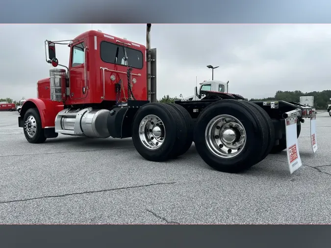 2022 Peterbilt 389