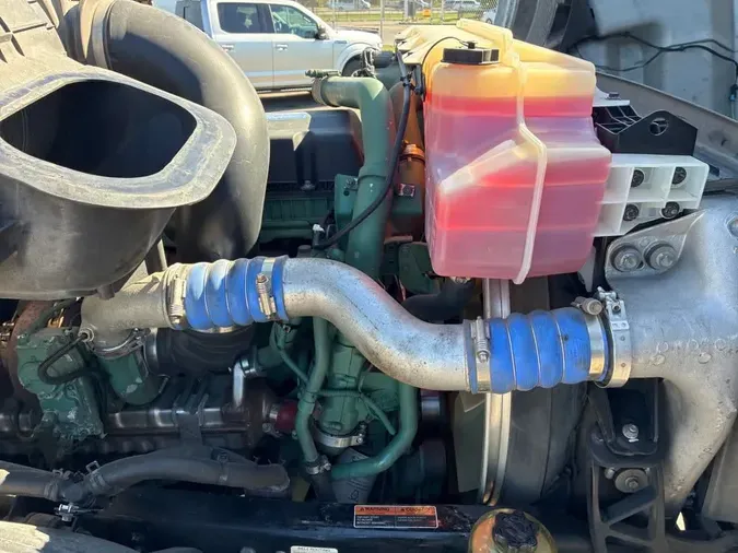 2020 VOLVO VNL64T-300e231775630689eff060d0c5d618608c8