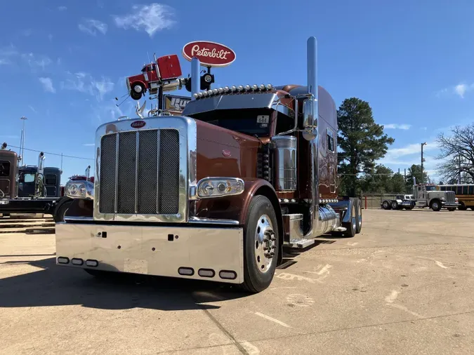 2022 Peterbilt 389