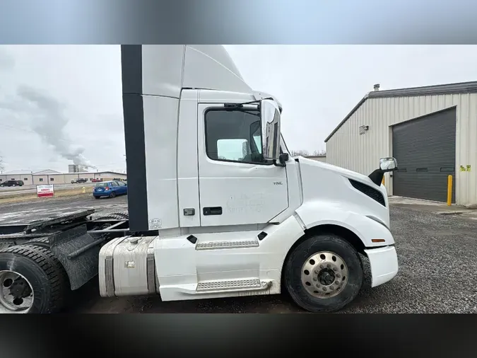 2019 Volvo VNL300