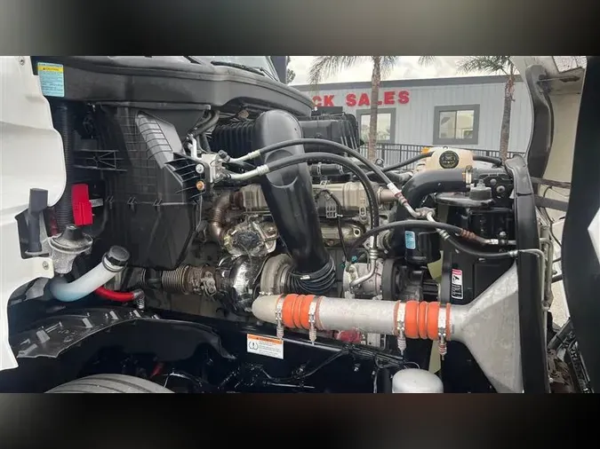 2023 FREIGHTLINER CA126